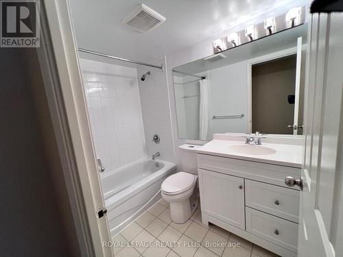 1601 - 44 Gerrard Street W, Toronto, ON - Indoor Photo Showing Bathroom