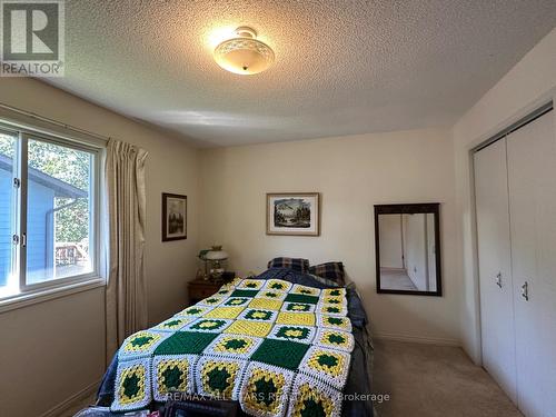 45 Cedartree Lane, Kawartha Lakes (Bobcaygeon), ON - Indoor Photo Showing Bedroom