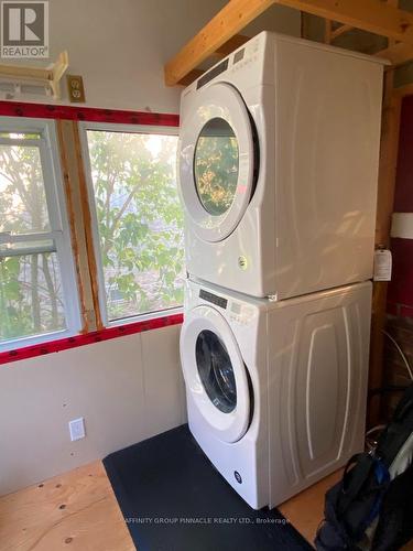 31 St Lawrence Street, Kawartha Lakes (Lindsay), ON - Indoor Photo Showing Laundry Room