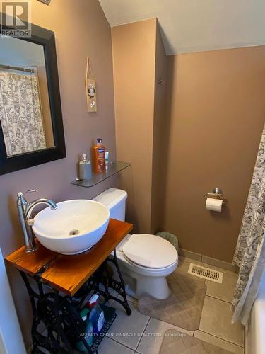 31 St Lawrence Street, Kawartha Lakes (Lindsay), ON - Indoor Photo Showing Bathroom