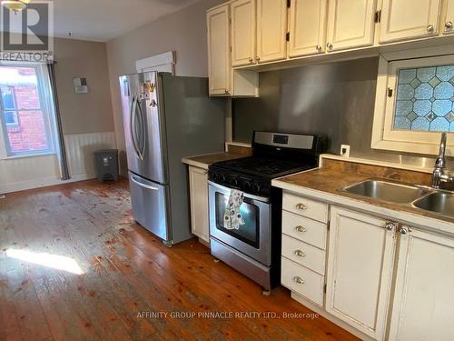 31 St Lawrence Street, Kawartha Lakes (Lindsay), ON - Indoor Photo Showing Kitchen With Double Sink