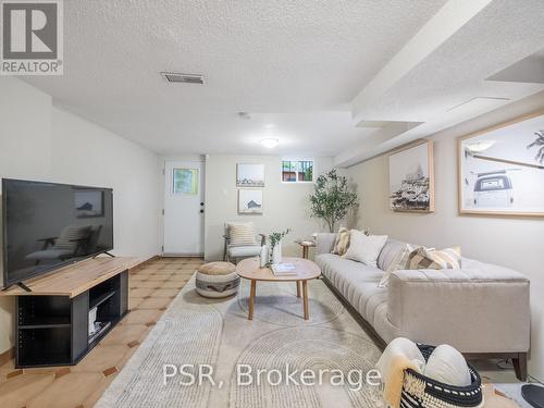 96 Winnett Avenue, Toronto, ON - Indoor Photo Showing Living Room