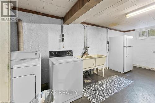 562 Broadway Street, Welland, ON - Indoor Photo Showing Laundry Room