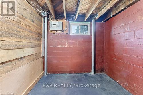 562 Broadway Street, Welland, ON - Indoor Photo Showing Other Room