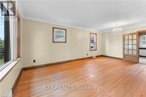 562 Broadway Street, Welland, ON - Indoor Photo Showing Other Room