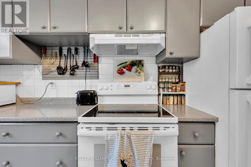 108 - 89 Westwood Road, Guelph, ON - Indoor Photo Showing Kitchen