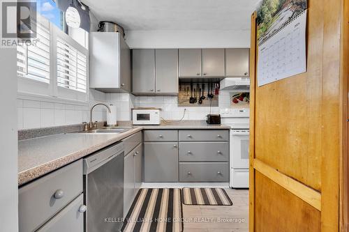 108 - 89 Westwood Road, Guelph, ON - Indoor Photo Showing Kitchen