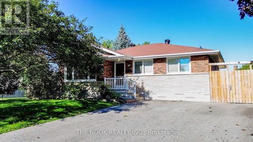 756 Eastglen Drive, Oshawa (Eastdale), ON - Outdoor