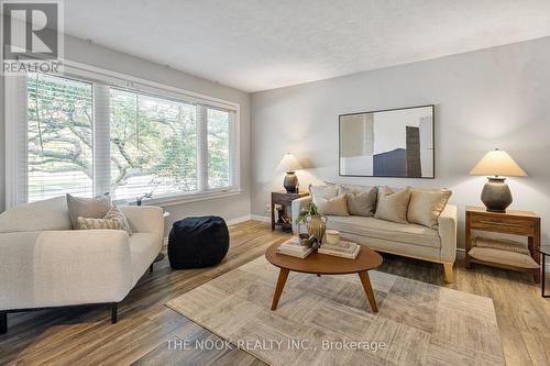 756 Eastglen Drive, Oshawa (Eastdale), ON - Indoor Photo Showing Living Room