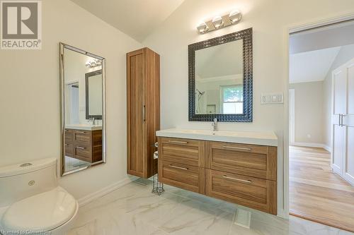 6765 James Street, London, ON - Indoor Photo Showing Bathroom