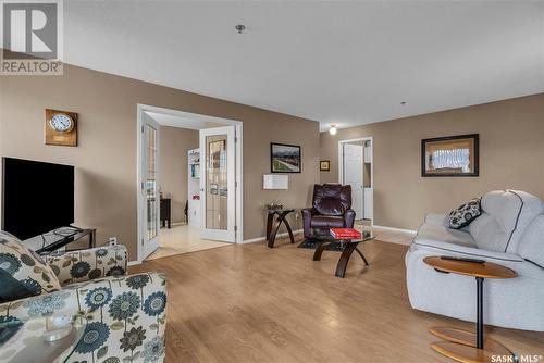 306 301 Cree Crescent, Saskatoon, SK - Indoor Photo Showing Living Room