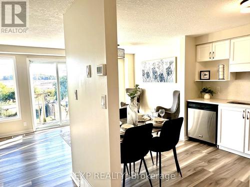 214 Red Clover Court, Kitchener, ON - Indoor Photo Showing Kitchen