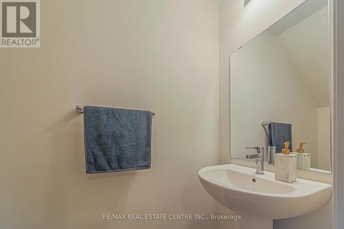 8 - 20 Woodstream Drive, Toronto, ON - Indoor Photo Showing Bathroom