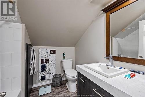 3021 Walker Road, Windsor, ON - Indoor Photo Showing Bathroom