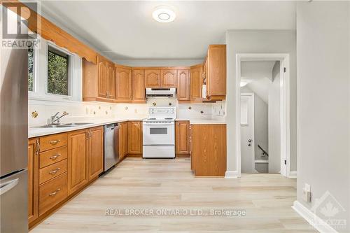 1403 Woodward Avenue, Ottawa, ON - Indoor Photo Showing Kitchen With Double Sink