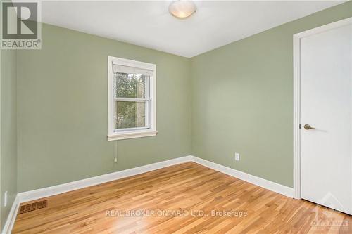 1403 Woodward Avenue, Ottawa, ON - Indoor Photo Showing Other Room