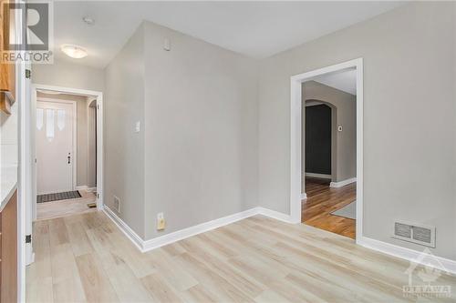 1403 Woodward Avenue, Ottawa, ON - Indoor Photo Showing Other Room