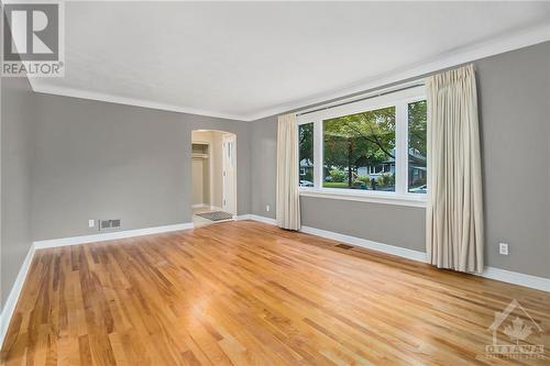 1403 Woodward Avenue, Ottawa, ON - Indoor Photo Showing Other Room