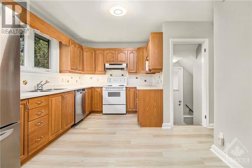 1403 Woodward Avenue, Ottawa, ON - Indoor Photo Showing Kitchen With Double Sink