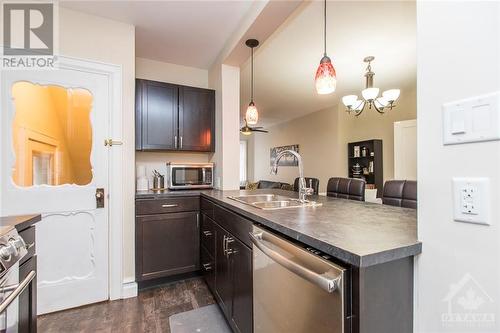 9 Ella Street, Ottawa, ON - Indoor Photo Showing Kitchen With Double Sink