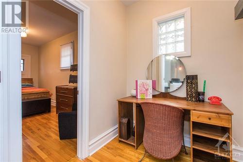 9 Ella Street, Ottawa, ON - Indoor Photo Showing Other Room