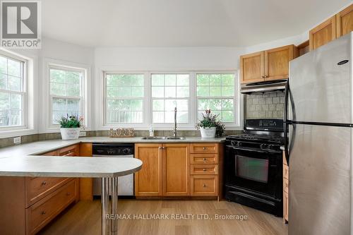 5 Merritt Road, Toronto, ON - Indoor Photo Showing Kitchen