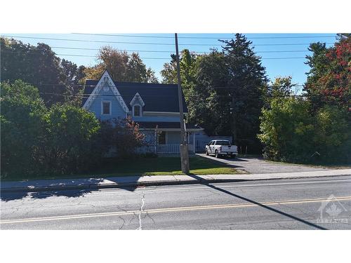 1022 Bridge Street, Manotick, ON 