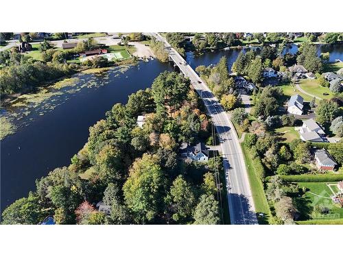 1022 Bridge Street, Manotick, ON 