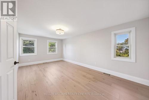 429 Mathews Court, Newmarket, ON - Indoor Photo Showing Other Room