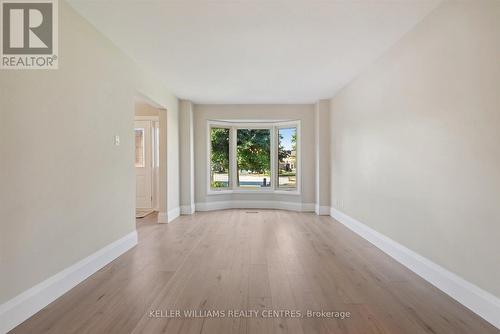 429 Mathews Court, Newmarket, ON - Indoor Photo Showing Other Room