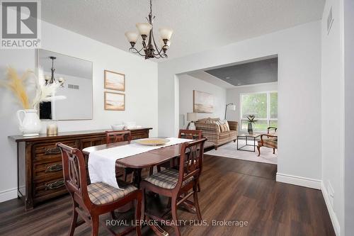 1209 Melton Drive, Mississauga, ON - Indoor Photo Showing Dining Room