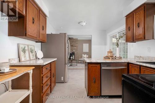 1209 Melton Drive, Mississauga, ON - Indoor Photo Showing Kitchen