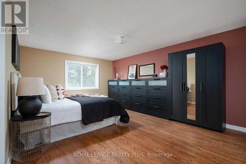 1209 Melton Drive, Mississauga, ON - Indoor Photo Showing Bedroom