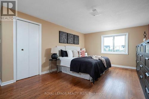 1209 Melton Drive, Mississauga, ON - Indoor Photo Showing Bedroom