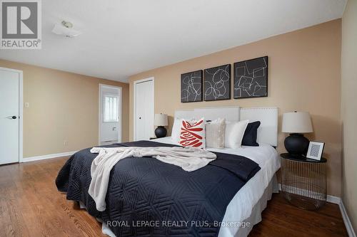 1209 Melton Drive, Mississauga, ON - Indoor Photo Showing Bedroom