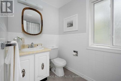 1209 Melton Drive, Mississauga, ON - Indoor Photo Showing Bathroom