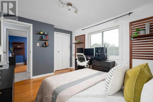 1209 Melton Drive, Mississauga, ON - Indoor Photo Showing Bedroom