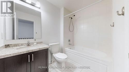 3068 Postridge Drive, Oakville, ON - Indoor Photo Showing Bathroom