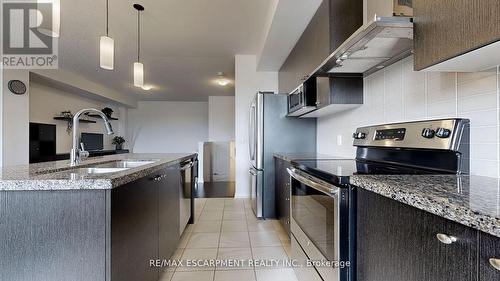 3068 Postridge Drive, Oakville, ON - Indoor Photo Showing Kitchen With Double Sink With Upgraded Kitchen