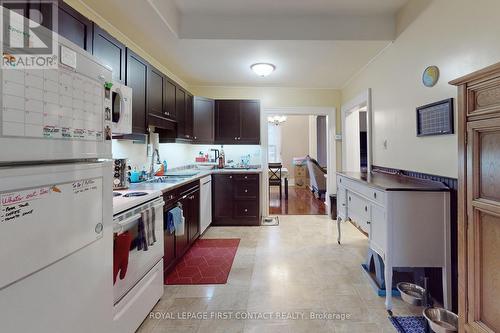 Duplex - 66 Parkside Drive, Barrie, ON - Indoor Photo Showing Kitchen