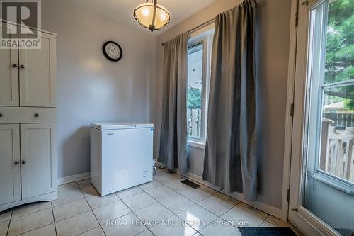 28 - 5070 Drummond Road, Niagara Falls, ON - Indoor Photo Showing Other Room