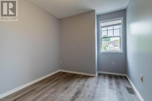 28 - 5070 Drummond Road, Niagara Falls, ON - Indoor Photo Showing Other Room