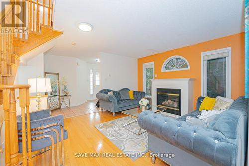 1014 Foxglove Place, Mississauga, ON - Indoor Photo Showing Living Room With Fireplace