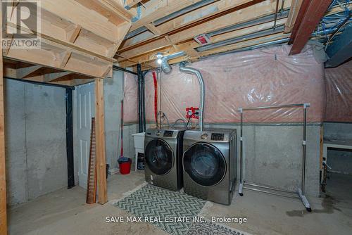 1014 Foxglove Place, Mississauga, ON - Indoor Photo Showing Laundry Room