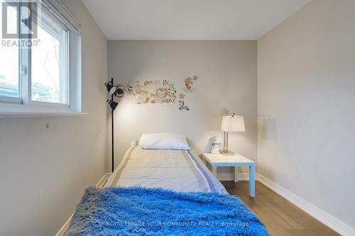 42 Devins Drive, Aurora, ON - Indoor Photo Showing Bedroom