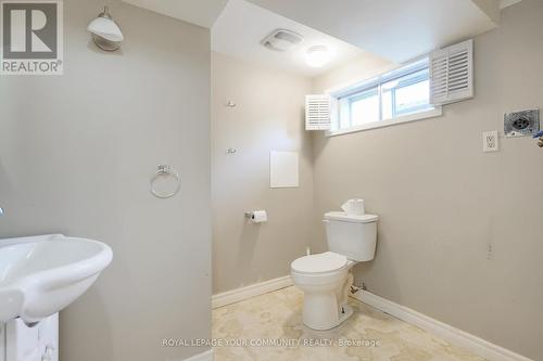 42 Devins Drive, Aurora, ON - Indoor Photo Showing Bathroom