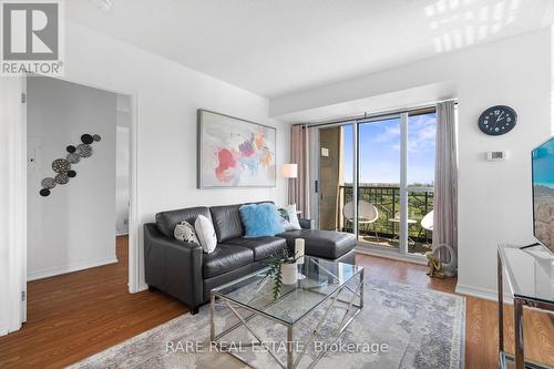 1107 - 38 Fontenay Court, Toronto, ON - Indoor Photo Showing Living Room