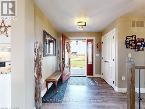 191 Ishwar Drive, Georgian Bluffs, ON - Indoor Photo Showing Living Room With Fireplace