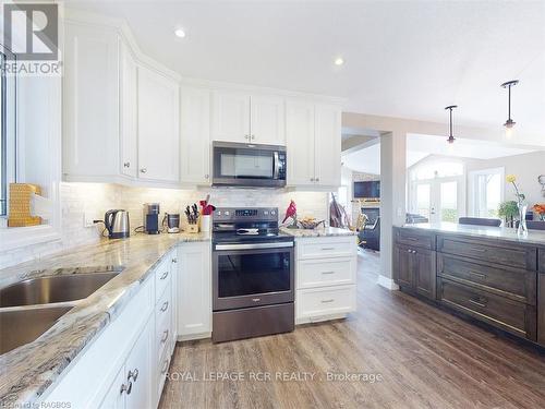 191 Ishwar Drive, Georgian Bluffs, ON - Indoor Photo Showing Kitchen With Double Sink