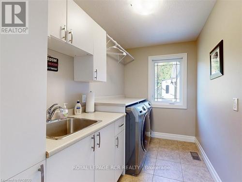 191 Ishwar Drive, Georgian Bluffs, ON - Indoor Photo Showing Laundry Room